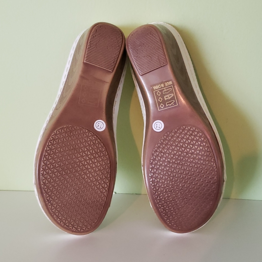 Shoes - Picture 3 of 3